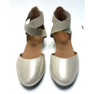 Gentle Souls Women's Noa Wedge Heel Sandal Ice Size 9M NWT and BOX